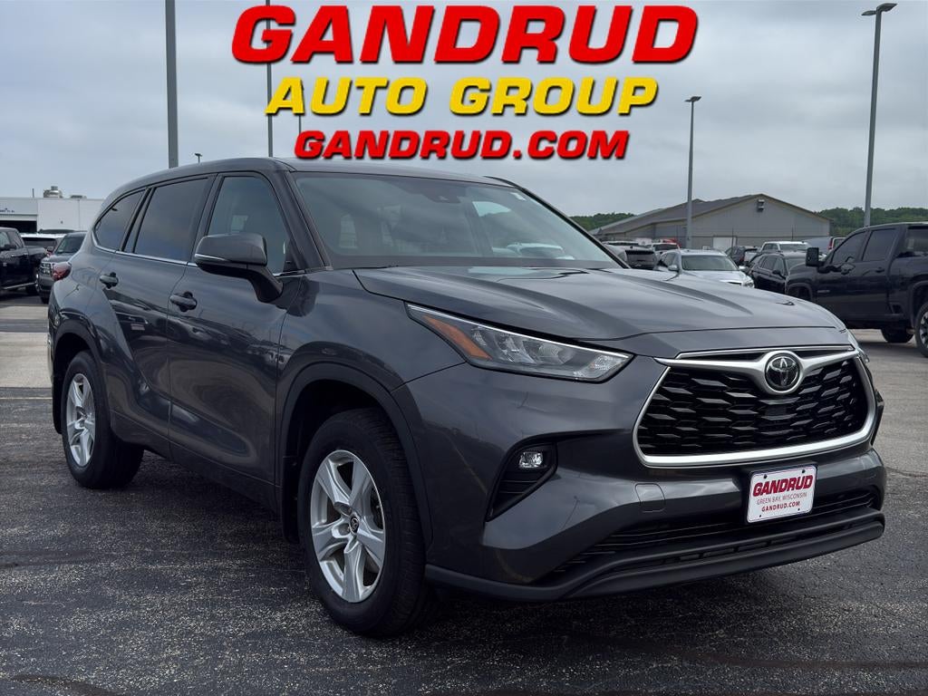 2020 Toyota Highlander LE AWD (Natl) in Magnetic Gray Metallic — front three-quarter view